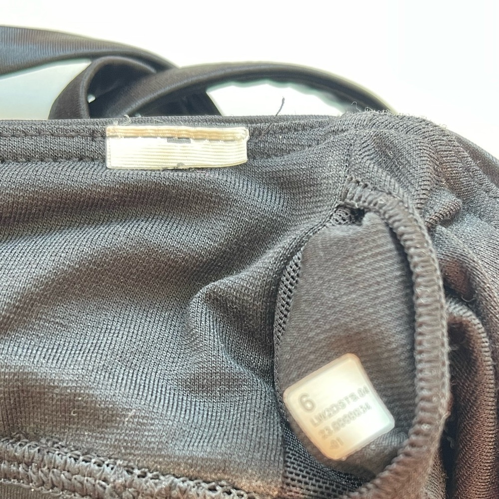 Lululemon sports bra - Picture 3 of 3